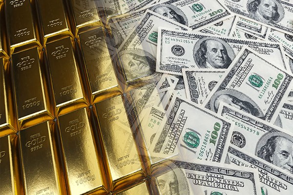 دلار بخرم یا طلا؟ مقایسه رشد ارزش آن‌ها